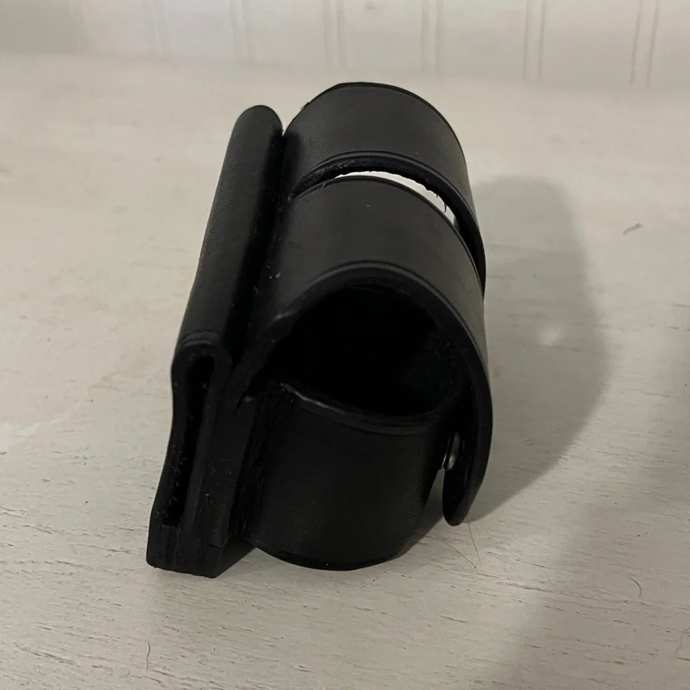 El Paso Saddlery Speedloader black leather new for belts